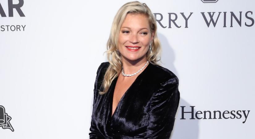 Megállította az időt a szülinapos Kate Moss, 51 évesen is észbontóan szexi! Így pózolt teljesen meztelenül a szupermodell – fotók