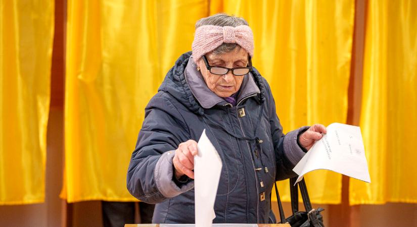 A román kormány május 4-ére írta ki a megismételt elnökválasztás első fordulóját