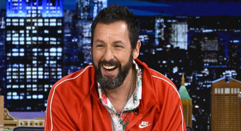 Adam Sandler felesége elképesztően szép – Így néz ki ma!