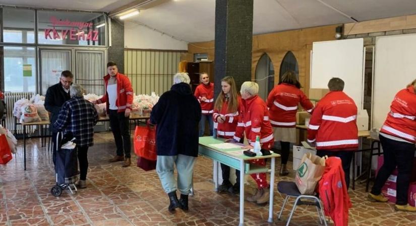 Szombaton zárul a tatai ételosztás