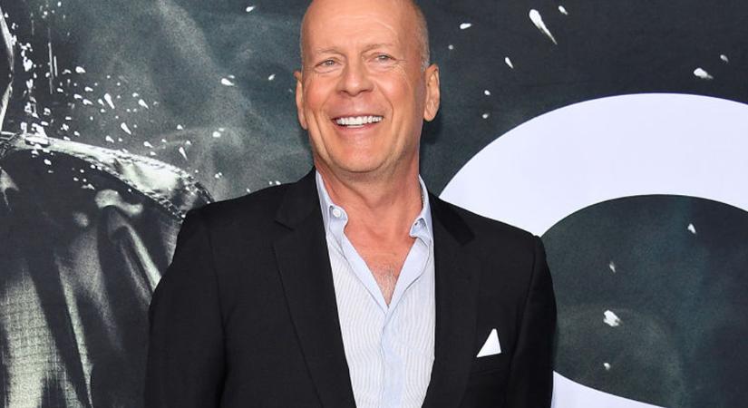 Szívszaggató videón, ahogy a nagybeteg Bruce Willis találkozik azokkal, akik küzdenek a Los Angeles-i erdőtüzekkel