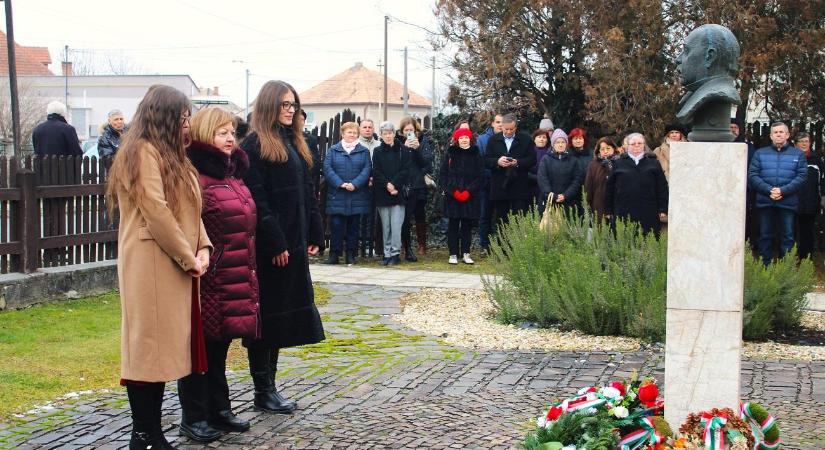 Szklabonyán emlékeztek Mikszáth kultuszának őrzői