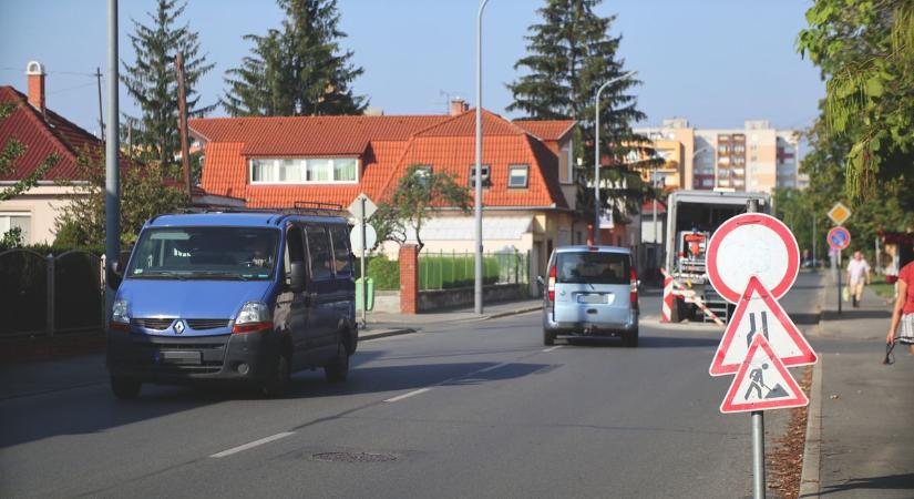 A behajtani tilos tábla láthatatlan? – panaszolja olvasónk