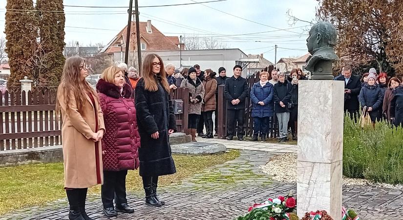 Mikszáth és a „pergő idő múlása“ Szklabonyán – az író születésének 178. évfordulóját ünnepelték