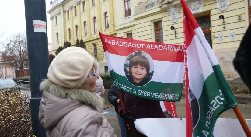 Egy kisfiú kálváriája: gyermekrablással vádolják egymást Aladár szülei