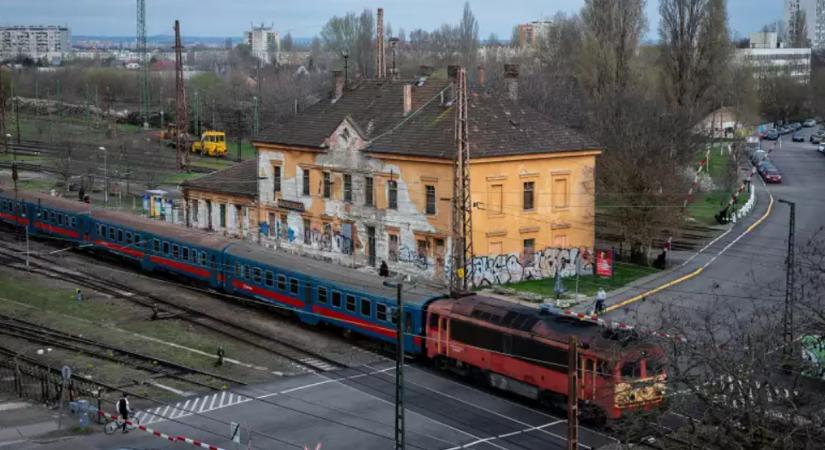 Annyira nincs pénze a MÁV-nak, hogy teljesen lefújták Rákosrendezőt kipucolását