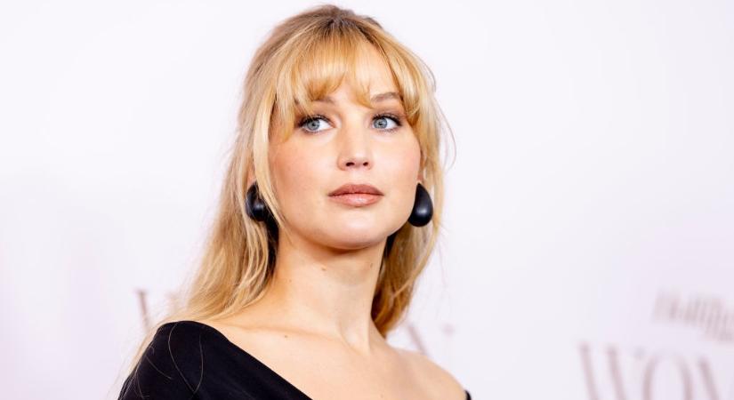 Hatalmasat nőtt Jennifer Lawrence babapocakja: friss fotók készültek a várandós színésznőről