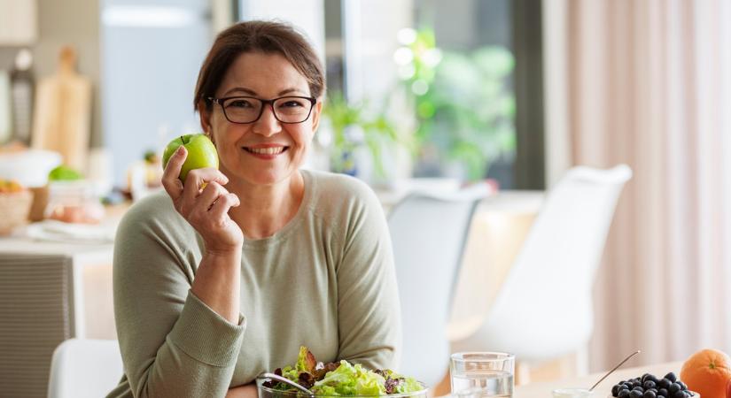 A szakember kikotyogták: a nők így támogathatják leghatékonyabban étrendjükkel a menopauzát