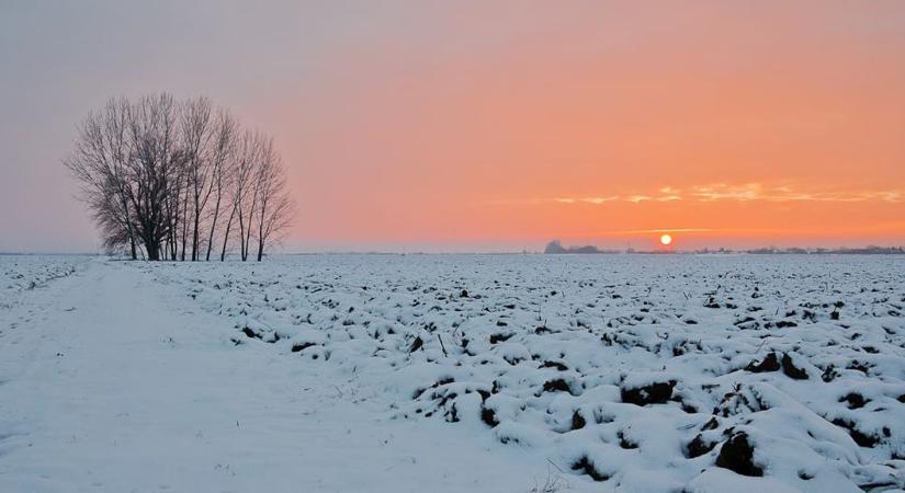 Csak néhol bukkan elő a nap