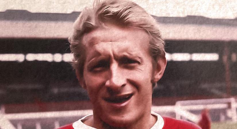 Elhunyt Denis Law, a Manchester United legendás csatára