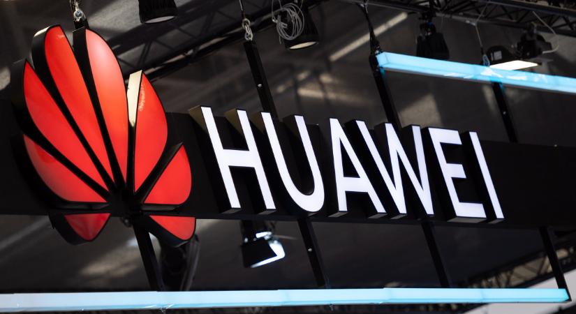 A Huawei megoldotta: ki sem kell szállni az elektromos autóból a töltéshez - videó