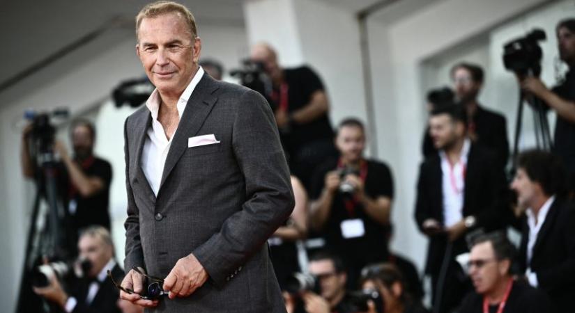 Jó pár látványos buktát túlélt Kevin Costner