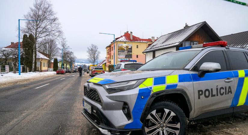 Előre megfontolt gyilkossággal gyanúsítják a 18 éves iskolai késelőt