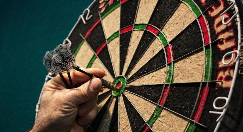 Darts verseny a Gesztenyében