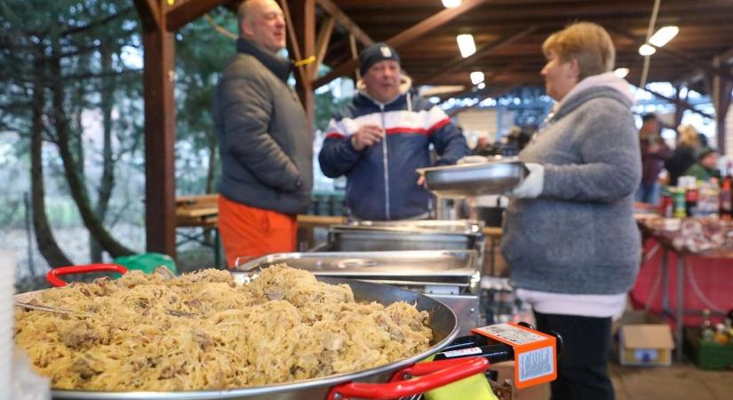 Forralt Bor és Tepertő Fesztivállal vár Görömböly - képek, videó