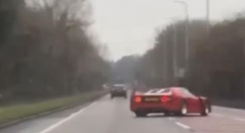 Könnyfakasztó Ferrari-baleset, elég volt egy kisebb gázfröccs