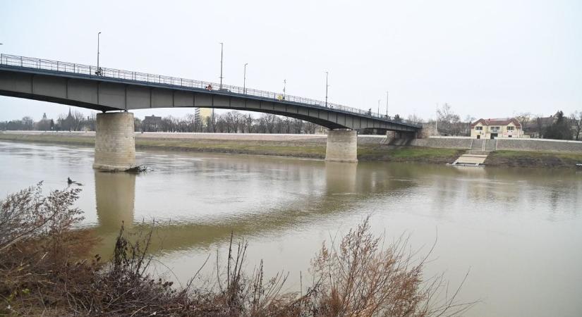 Szolnok varázslatos téli arcát mutatjuk be egy Tisza-parti videóban – videóval