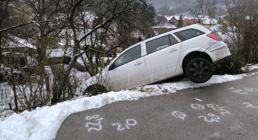 Az árokban kötött ki az ámokfutó