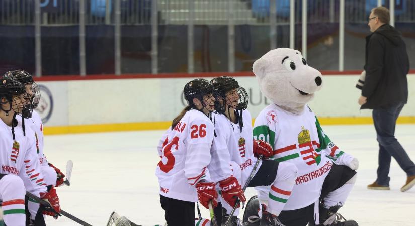 Bonyhádiakkal jutott elitkörbe az U18-as lány jégkorong-válogatott (fotókkal)