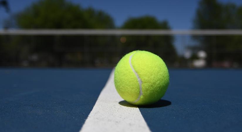 Australian Open: rejtélyes rosszullétek, most egy labdaszedő esett össze