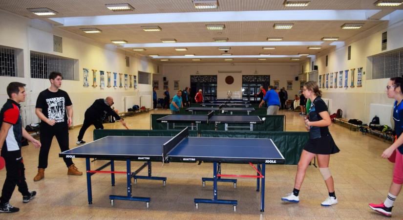 Kömpf Gyula emlékére szerveztek pingpongversenyt Nagyatádon