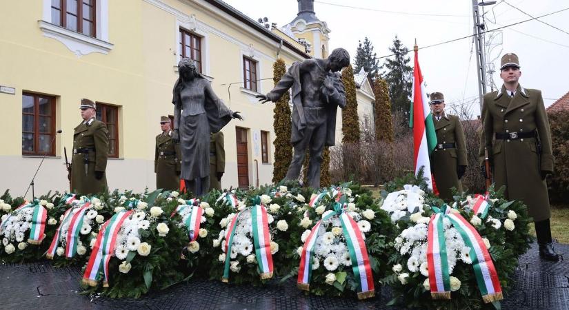 Nagy János: hazánk szuverenitását mindenáron meg kell őrizni - fotókkal, videóval