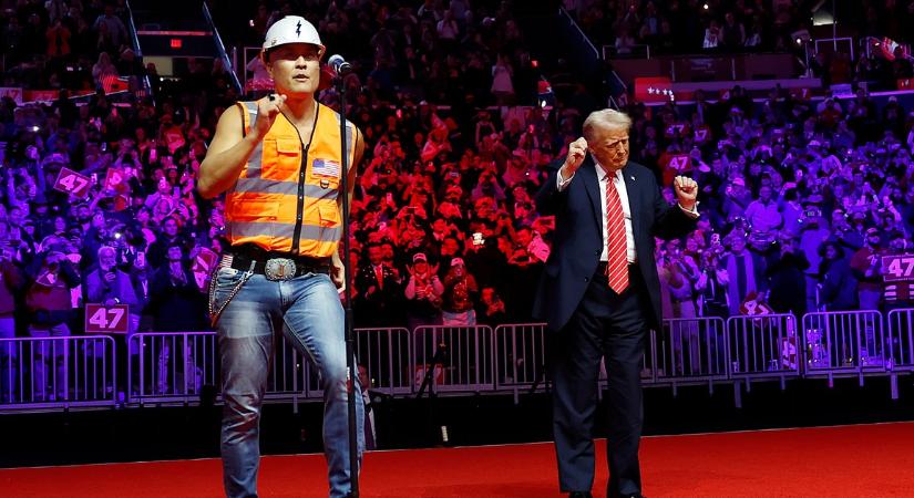 Megadta a módját: a Village People-lel bulizott Donald Trump – galéria és videó