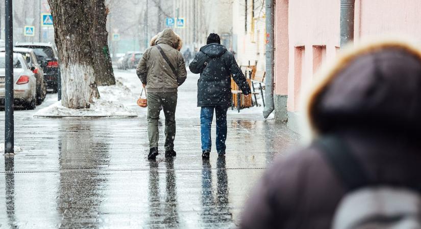 Másodfokú riasztással figyelmeztetnek a közelgő durva időjárásra