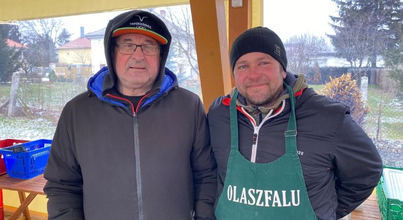 Kiderült, mivel fűtenek a zirci piacon télen, és a termelői kínálat is különleges (videó)