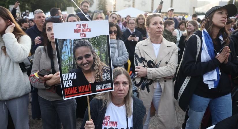 A Hamász átadta a Vöröskeresztnek az elsőként kiszabaduló három izraeli túszt