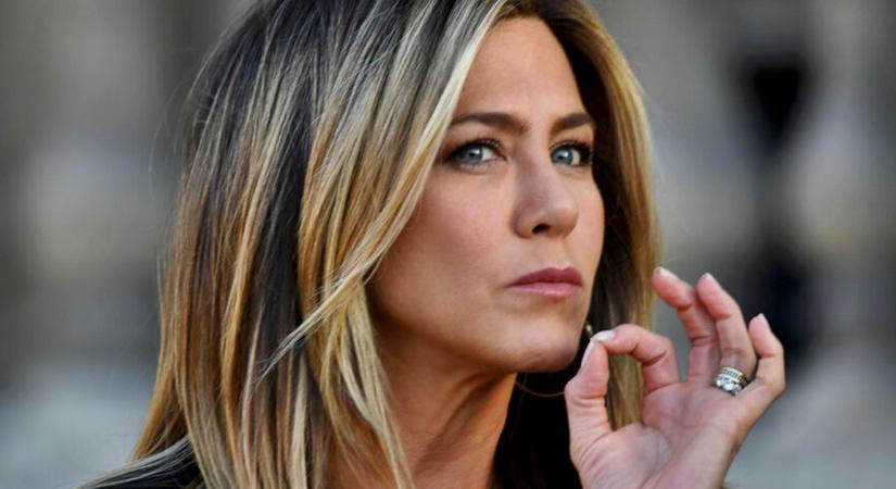 Rá sem ismersz! Így nézett ki Jennifer Aniston 18 évesen, a szalagavatós fotóján