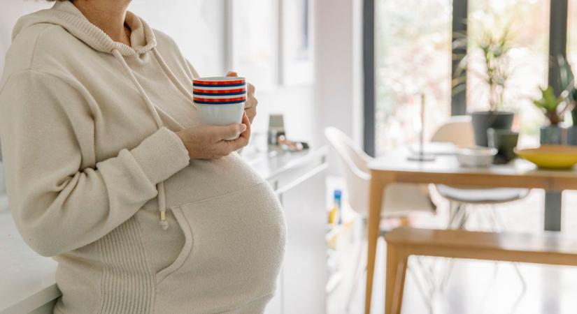 Málnalevél tea és terhesség: tényleg megkönnyíti a vajúdást?