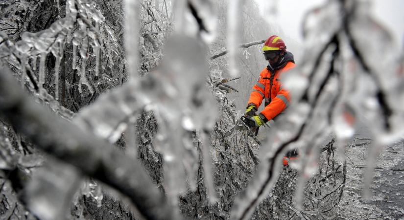 Ónos eső miatt narancssárga figyelmeztetést adtak ki