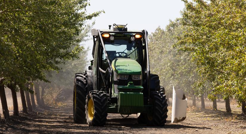 A John Deere új autonóm gépeket és technológiákat mutatott be a CES 2025 kiállításon