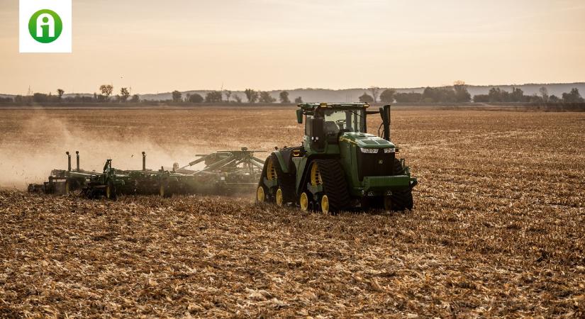 A John Deere bemutatta új, autonóm traktorait