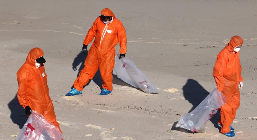 Szarból vannak a már nem annyira rejtélyes golyók, amik ellepték a strandokat Sydney-ben