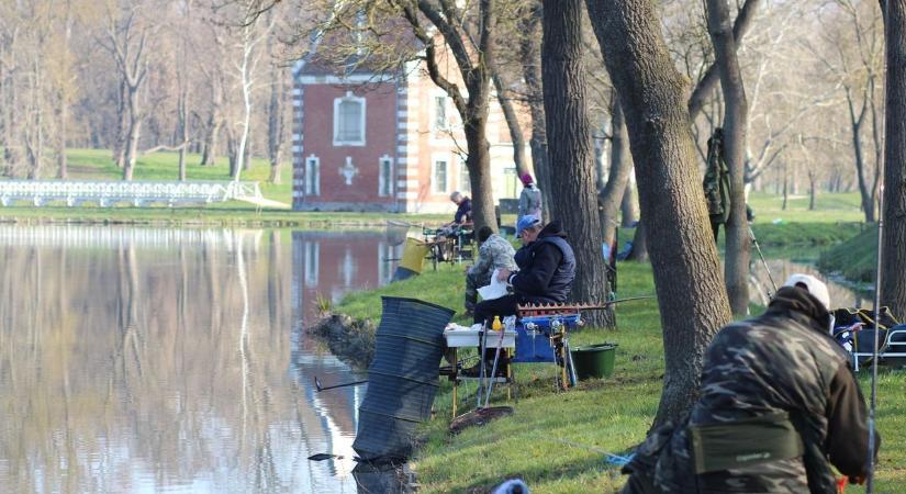 Ismét lehet horgászni a dégi Park-tóban