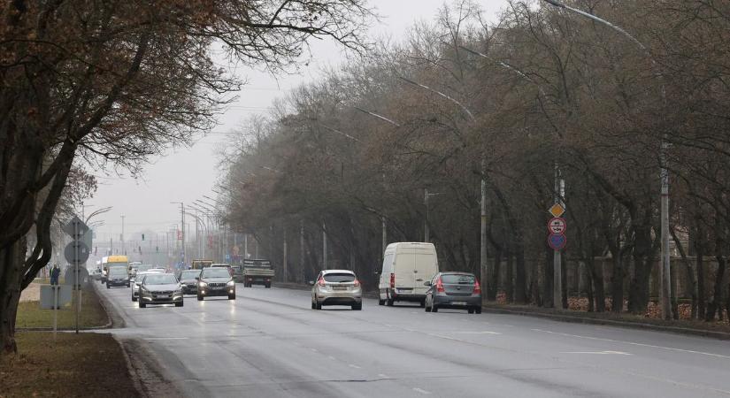 Megtudtuk miért változott meg a sebességhatár a 26-os főút kivezető szakaszán!