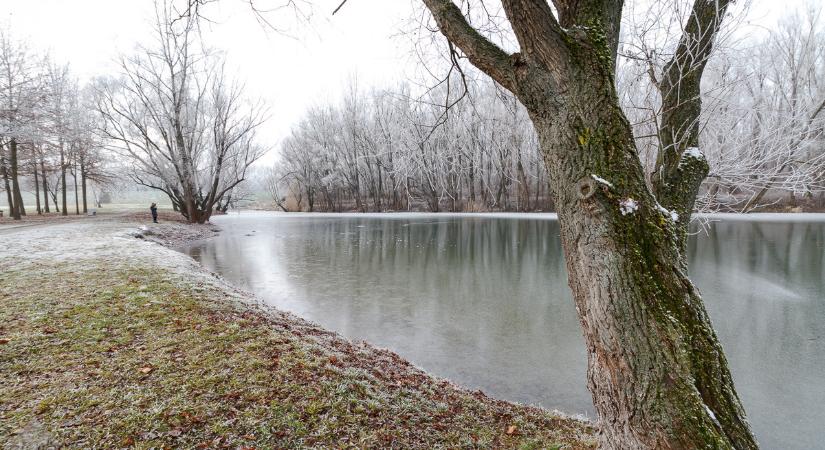 Szerdán még marad a szürke, hideg idő