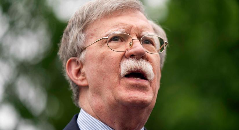 Donald Trump megszüntette John Bolton titkosszolgálati védelmét