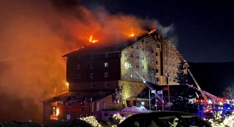 Hetvenhatan haltak meg a török hotelben kitört tűzben