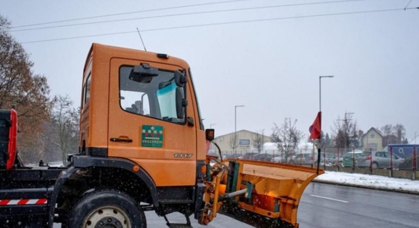 Lefagyott, veszélyes utak Veszprémben is