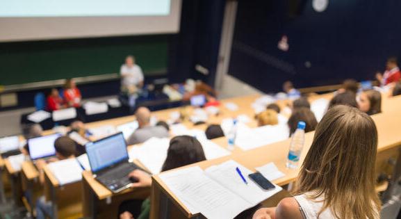 Megalázóan alacsonyak a fizetések a legjobb magyar egyetemen