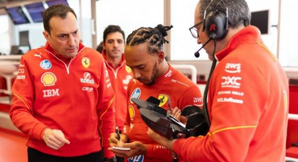 Hamilton és a Ferrari (teszt)napja: szerdai F1-es hírek