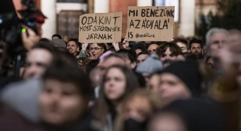 Miközben sokan hagyják el a gyermekvédelmet, 13 ezer vizsgálat közül 75 esetben állapítottak meg kifogásolható életvitelt