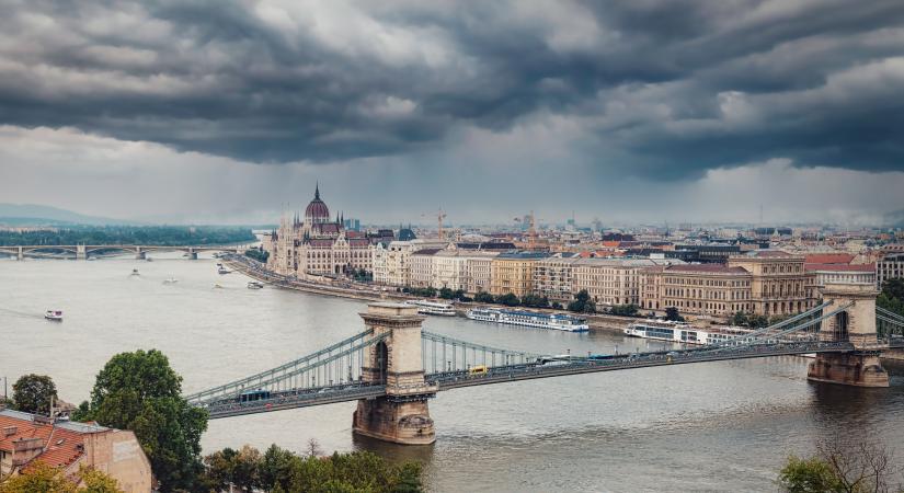 Másfél éves mélyponton a magyar gazdasági hangulat, sokan számítanak drágulásra