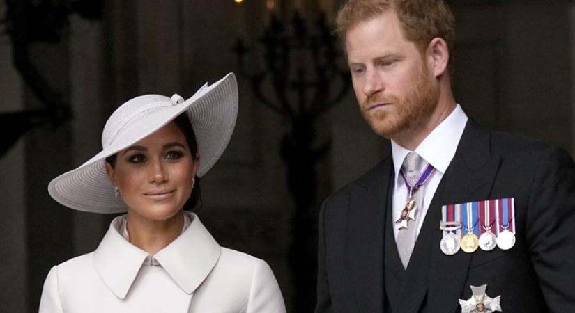 Meghan tényleg elhidegülhetett Harry-től, de a válásukból azért pénzt akar facsarni, ráadásul nem is akárhogyan