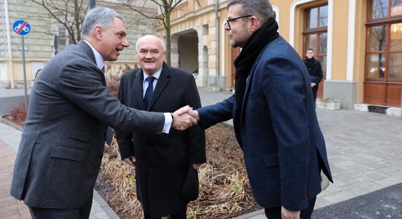 Hosszú idő után bukkant fel Szombathelyen Hende Csaba