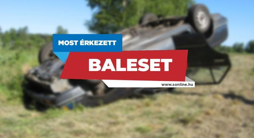 Baleset a 67-es úton: egy órán át helyszínelnek a hetes szelvénynél