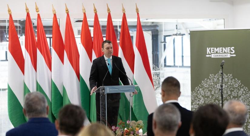 Menczer Tamás: Magyar Péter bebújt Manfred Weber és a brüsszeli mentelmi joga mögé